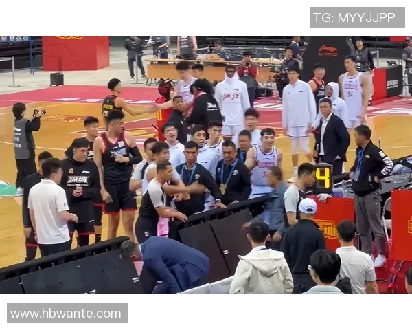 武汉篮球队技术争议引发热议球迷与专家各执己见探讨战术与裁判判罚